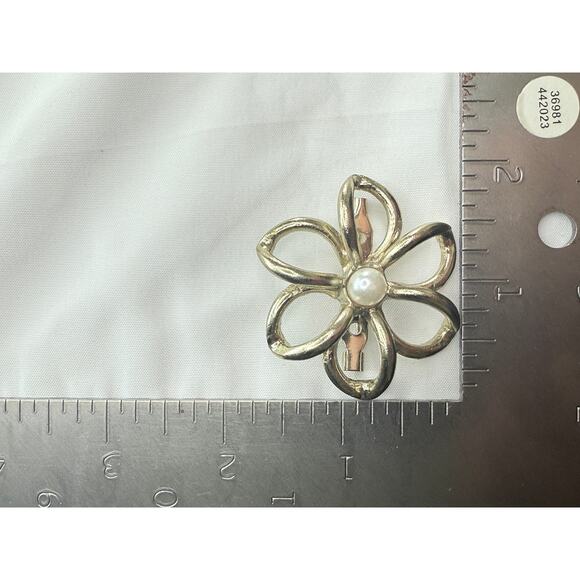 Vintage 1960s Brutalist Style Sculptural Flower Brooch - Picture 7 of 8